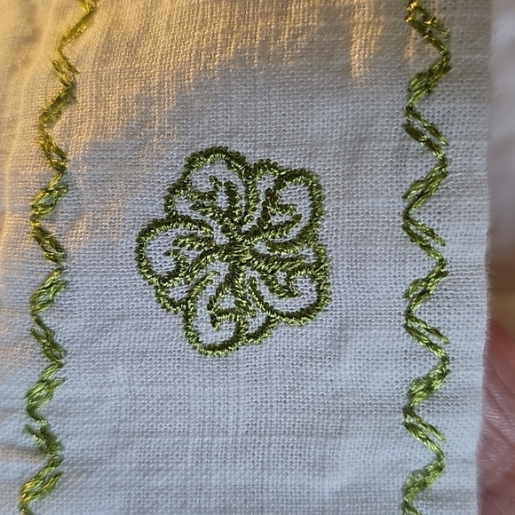 Shein Crop Top With Enbroidery. Size 2. Completly Lined. White. - Picture 5 of 8